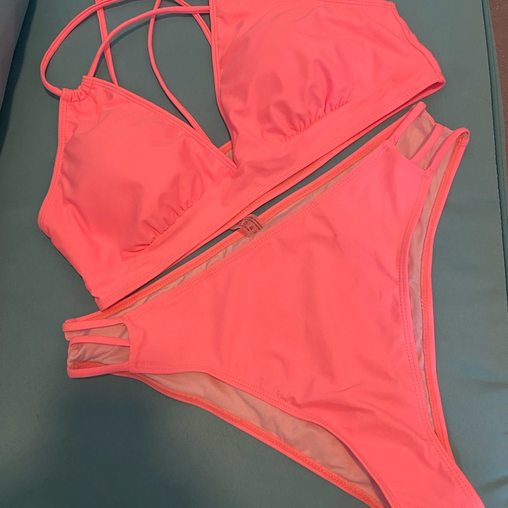BOGO 🎉 NWOT -Neon Pink/Coral Women's Swim Set, size XL